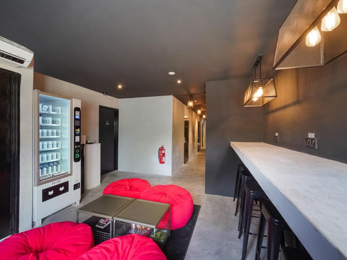 Oyo 89635 Modular Langkawi Capsule Hotel Padang Mat Sirat Exterior photo