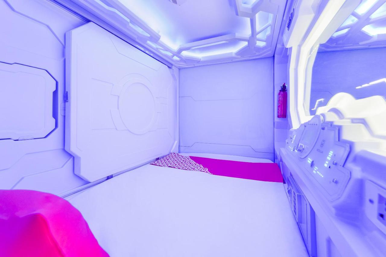 Oyo 89635 Modular Langkawi Capsule Hotel Padang Mat Sirat Exterior photo